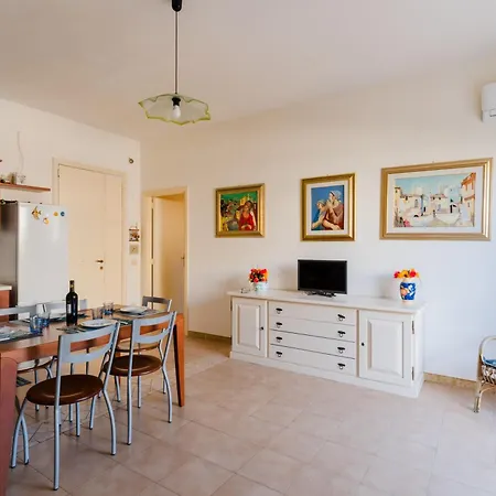 Casa Rossella A Feriehus *